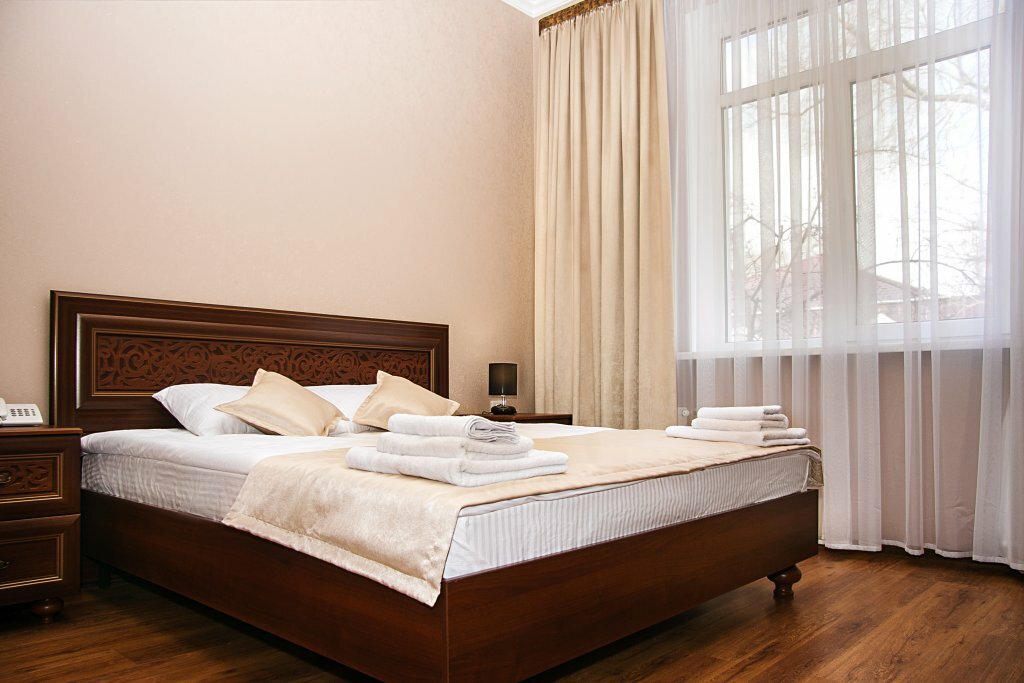 Гостиница Центр Симферополь-98