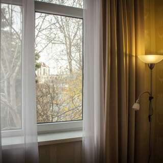 Гостиница Центр Симферополь ПОЛУЛЮКС (ДВУХКОМНАТНЫЙ)-6