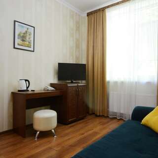 Гостиница Центр Симферополь ПОЛУЛЮКС (ДВУХКОМНАТНЫЙ)-5